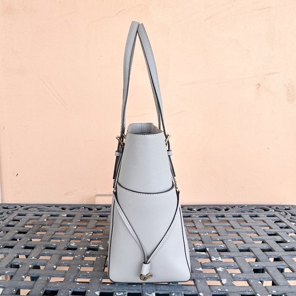 Michael Kors Voyager Drawstring Tote Bag Pearl Grey + Double Zip Wallet MK Gold - Picture 6 of 16